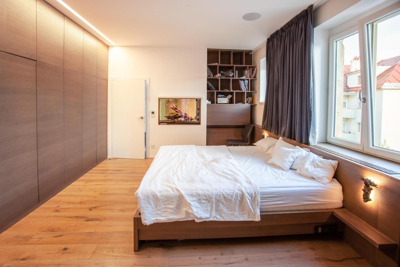 Contemporary Apartment With Fireplace & Terrace Банска бистрица Екстериор снимка