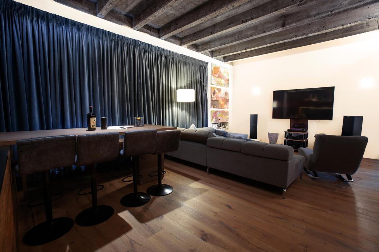 Contemporary Apartment With Fireplace & Terrace Банска бистрица Екстериор снимка